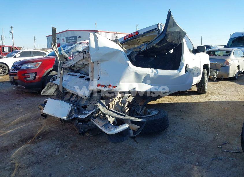 Photo 4 of 2018 Chevrolet Silverado 1500 1LT (VIN 3GCUKREC4JG288265)