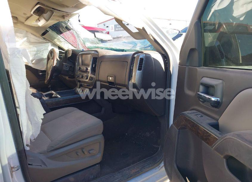 Photo 5 of 2018 Chevrolet Silverado 1500 1LT (VIN 3GCUKREC4JG288265)