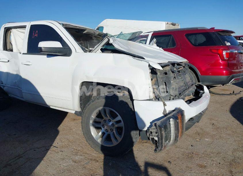 Photo 6 of 2018 Chevrolet Silverado 1500 1LT (VIN 3GCUKREC4JG288265)