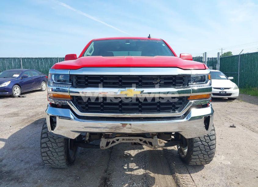 Photo 12 of 2018 Chevrolet Silverado 1500 2LT (VIN 3GCUKREC4JG500145)