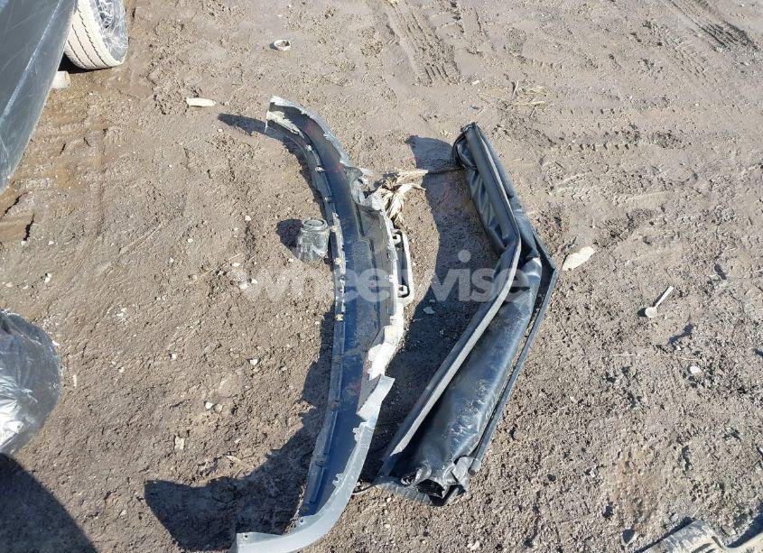 Photo 11 of 2018 Chevrolet Silverado 1500 2LT (VIN 3GCUKREC4JG582460)