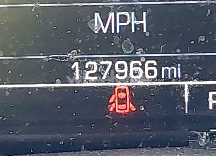 Photo 15 of 2018 Chevrolet Silverado 1500 2LT (VIN 3GCUKREC4JG582460)