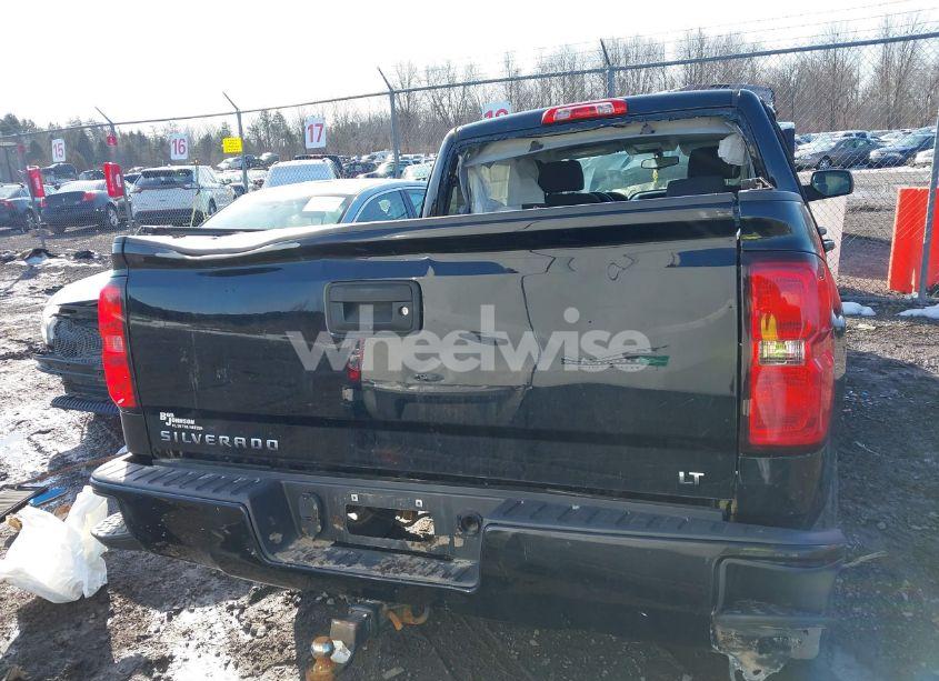 Photo 16 of 2018 Chevrolet Silverado 1500 2LT (VIN 3GCUKREC4JG582460)