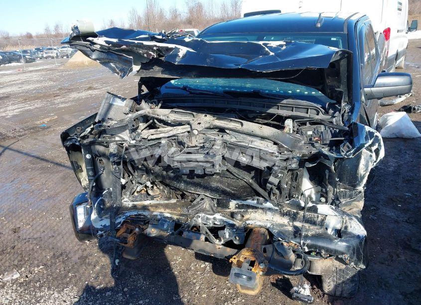 Photo 6 of 2018 Chevrolet Silverado 1500 2LT (VIN 3GCUKREC4JG582460)