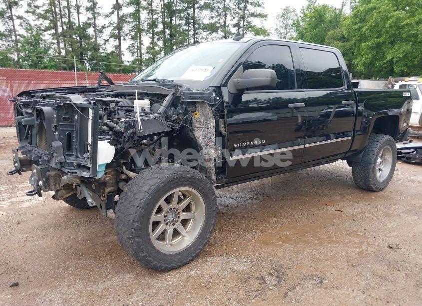 Photo 2 of 2014 Chevrolet Silverado 1500 2LT (VIN 3GCUKREC5EG106692)