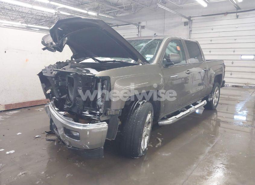 Photo 2 of 2014 Chevrolet Silverado 1500 1LT (VIN 3GCUKREC5EG352982)
