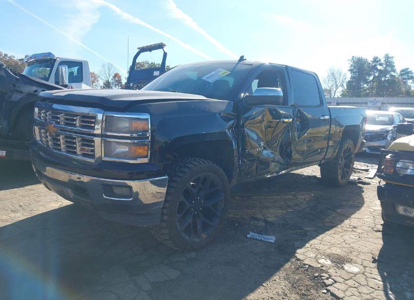 Photo 2 of 2014 Chevrolet Silverado 1500 2LT (VIN 3GCUKREC5EG461264)