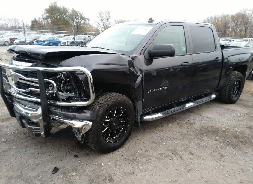 Photo 2 of 2014 Chevrolet Silverado 1500 2LT (VIN 3GCUKREC5EG469431)