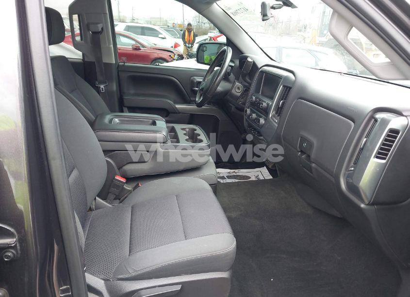 Photo 5 of 2015 Chevrolet Silverado 1500 1LT (VIN 3GCUKREC5FG115913)