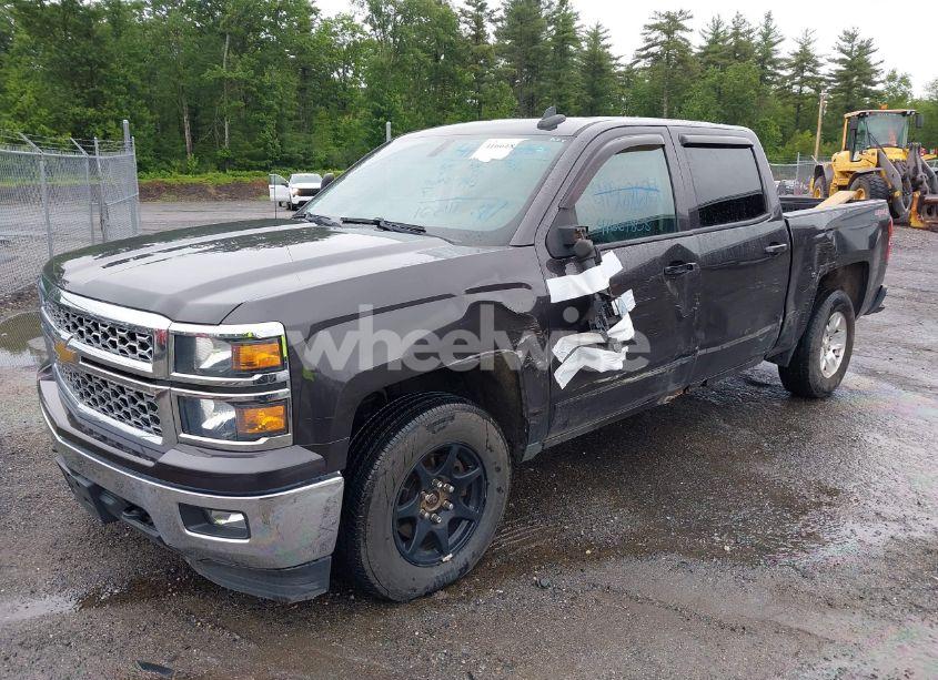 Photo 2 of 2015 Chevrolet Silverado 1500 1LT (VIN 3GCUKREC5FG166280)