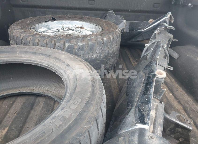 Photo 12 of 2015 Chevrolet Silverado 1500 2LT (VIN 3GCUKREC5FG188652)