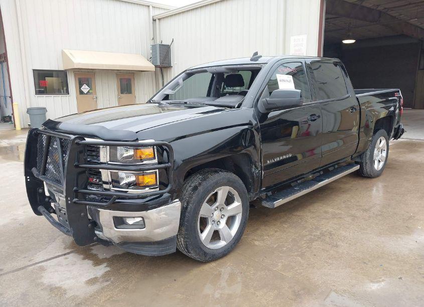 Photo 2 of 2015 Chevrolet Silverado 1500 2LT (VIN 3GCUKREC5FG192863)