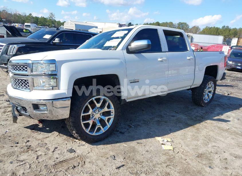Photo 2 of 2015 Chevrolet Silverado 1500 1LT (VIN 3GCUKREC5FG227854)