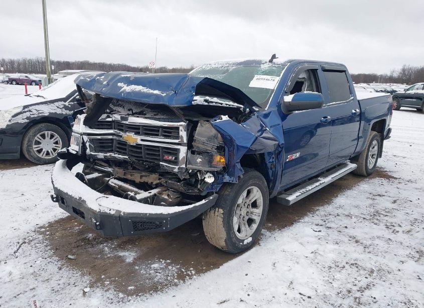 Photo 2 of 2015 Chevrolet Silverado 1500 2LT (VIN 3GCUKREC5FG399852)