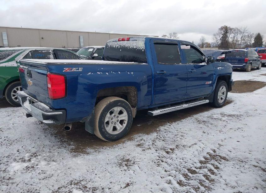 Photo 4 of 2015 Chevrolet Silverado 1500 2LT (VIN 3GCUKREC5FG399852)