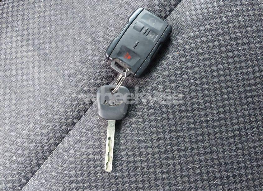 Photo 11 of 2015 Chevrolet Silverado 1500 2LT (VIN 3GCUKREC5FG400210)