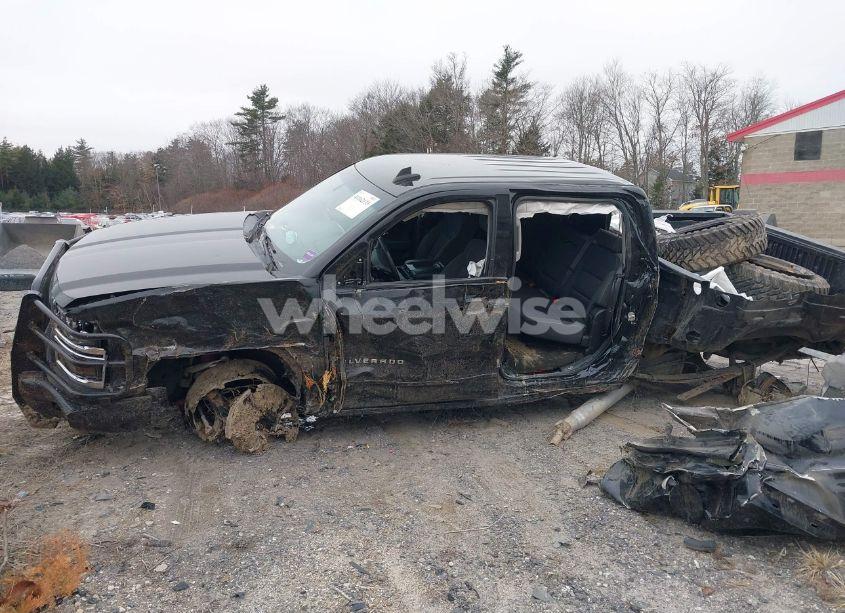 Photo 2 of 2015 Chevrolet Silverado 1500 2LT (VIN 3GCUKREC5FG400210)