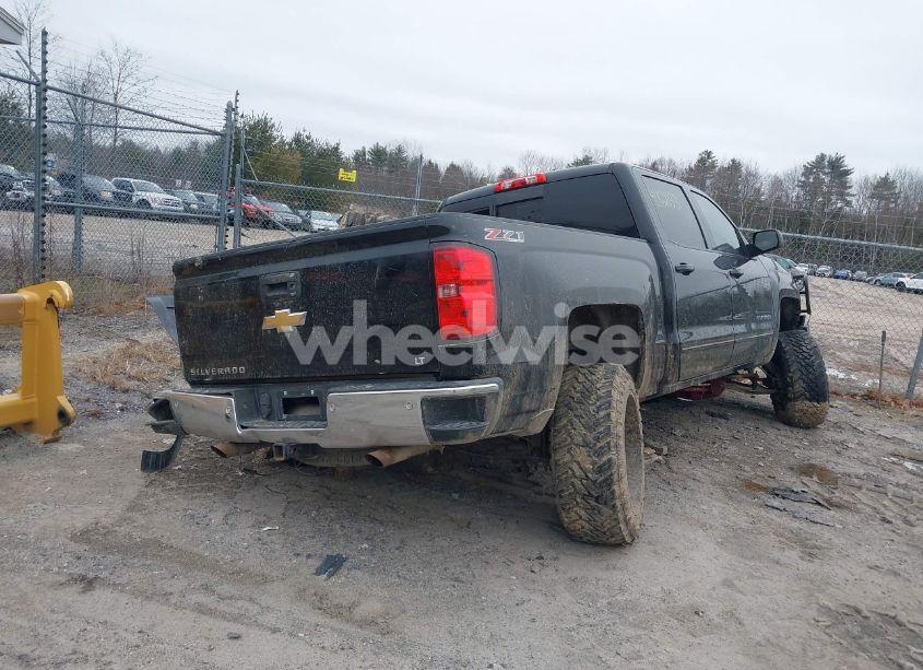 Photo 4 of 2015 Chevrolet Silverado 1500 2LT (VIN 3GCUKREC5FG400210)