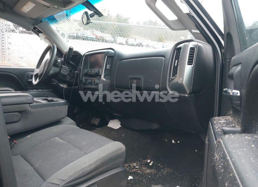 Photo 5 of 2015 Chevrolet Silverado 1500 2LT (VIN 3GCUKREC5FG400210)