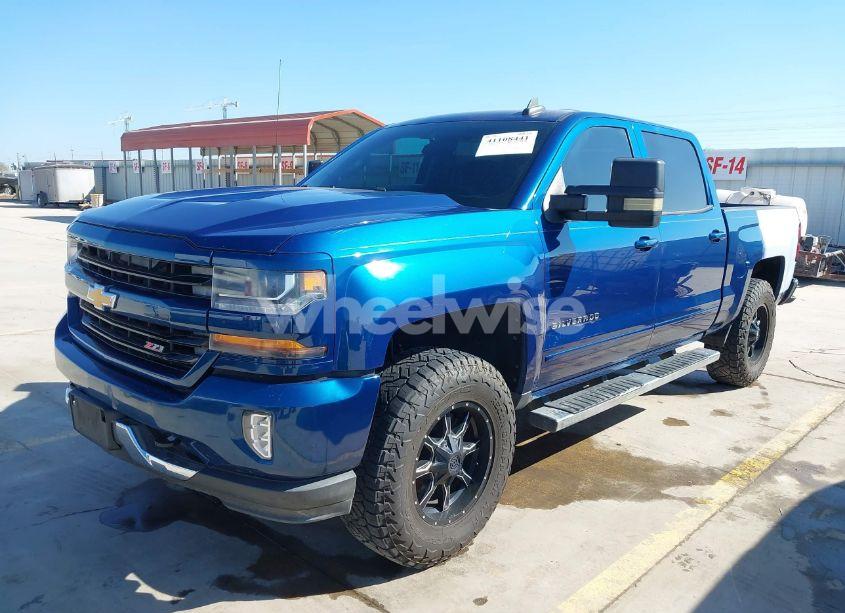 Photo 2 of 2016 Chevrolet Silverado 1500 2LT (VIN 3GCUKREC5GG109949)