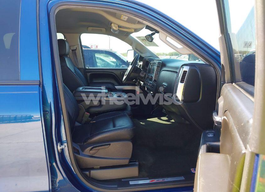 Photo 5 of 2016 Chevrolet Silverado 1500 2LT (VIN 3GCUKREC5GG109949)