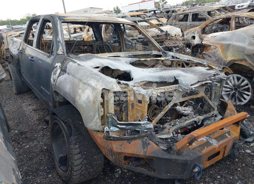 2016 Chevrolet Silverado 1500 1LT (VIN 3GCUKREC5GG109966) main photo