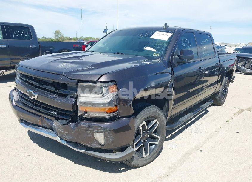 Photo 2 of 2016 Chevrolet Silverado 1500 2LT (VIN 3GCUKREC5GG113290)