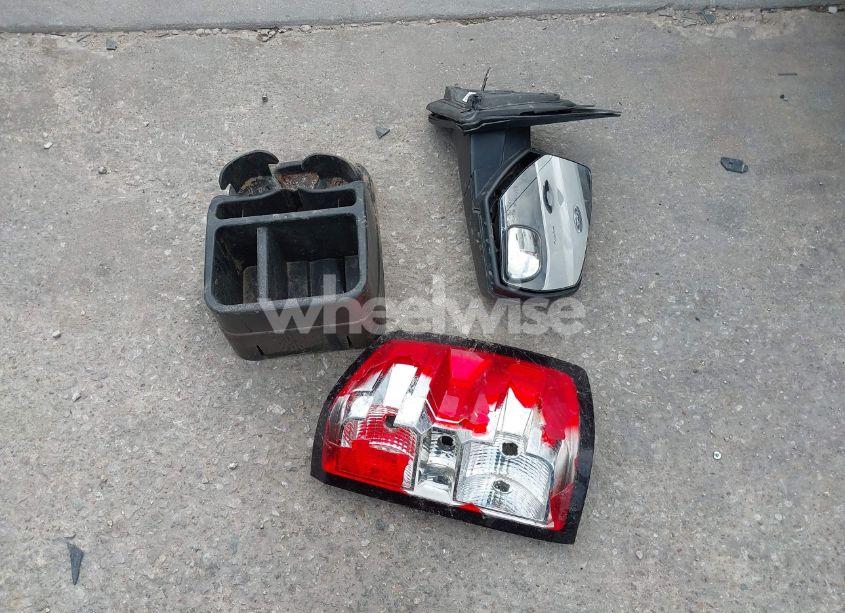 Photo 12 of 2016 Chevrolet Silverado 1500 2LT (VIN 3GCUKREC5GG299087)