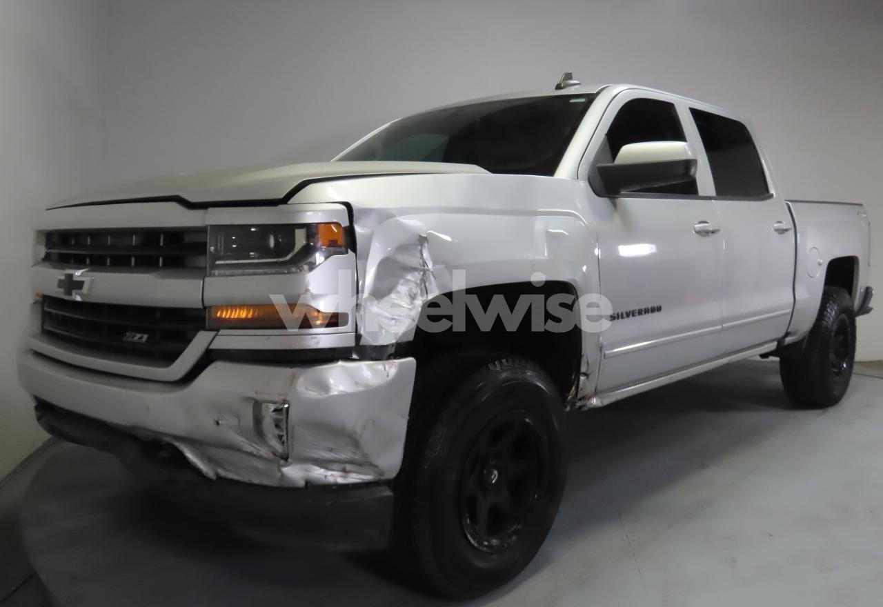Photo 2 of 2016 CHEVROLET SILVERADO K1500 LT (VIN 3GCUKREC5GG372409)