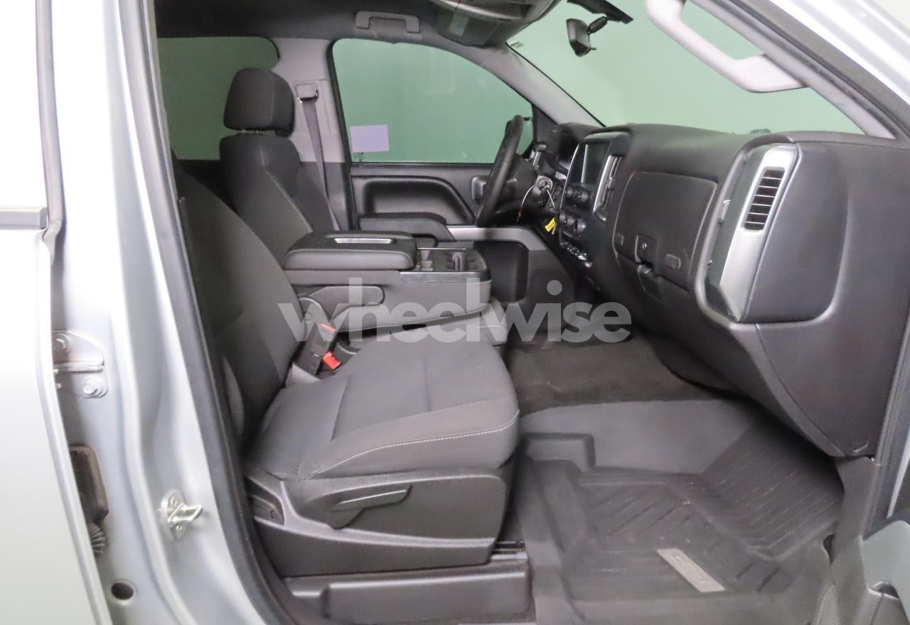 Photo 5 of 2016 CHEVROLET SILVERADO K1500 LT (VIN 3GCUKREC5GG372409)