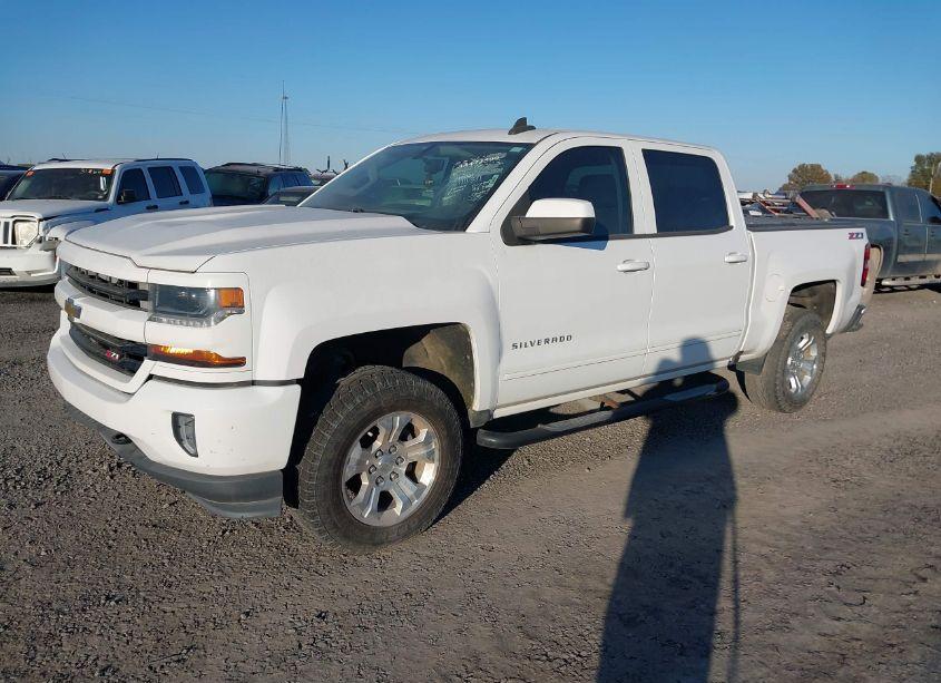 Photo 2 of 2016 Chevrolet Silverado 1500 2LT (VIN 3GCUKREC5GG378789)
