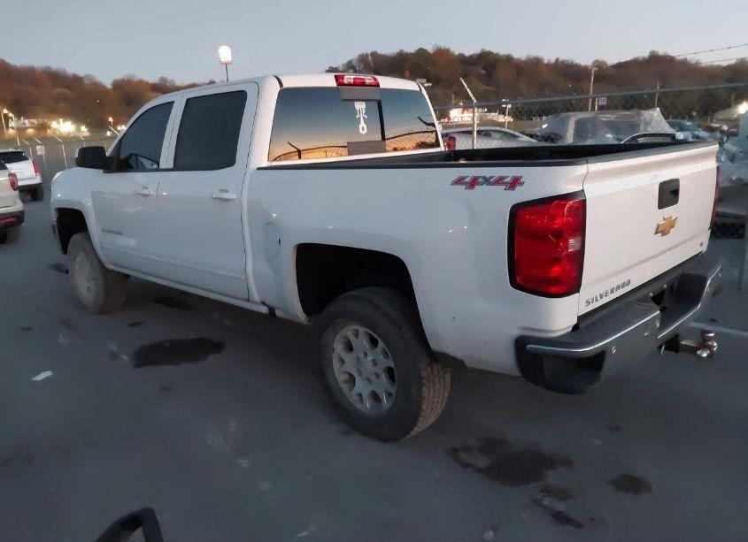 Photo 3 of 2016 Chevrolet Silverado 1500 1LT (VIN 3GCUKREC5GG381739)