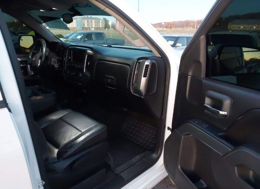 Photo 5 of 2016 Chevrolet Silverado 1500 1LT (VIN 3GCUKREC5GG381739)