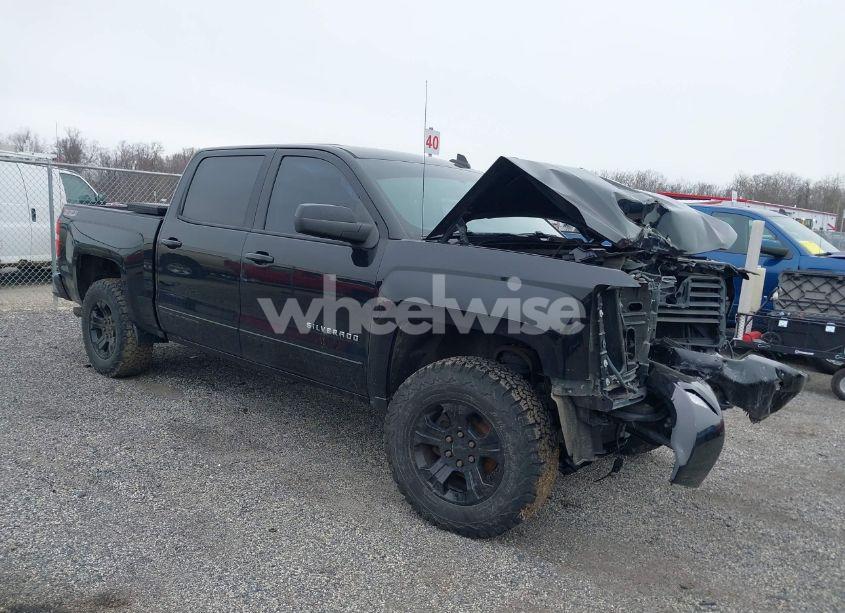 2017 Chevrolet Silverado 1500 2LT (VIN 3GCUKREC5HG162765) main photo