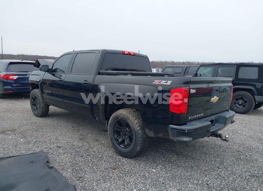 Photo 3 of 2017 Chevrolet Silverado 1500 2LT (VIN 3GCUKREC5HG162765)