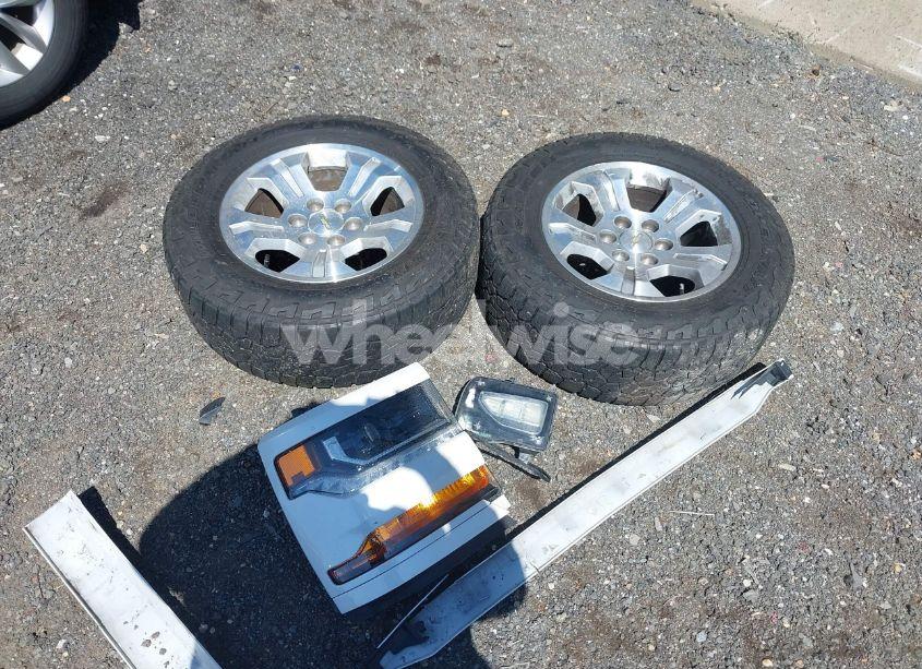 Photo 12 of 2017 Chevrolet Silverado 1500 2LT (VIN 3GCUKREC5HG499968)