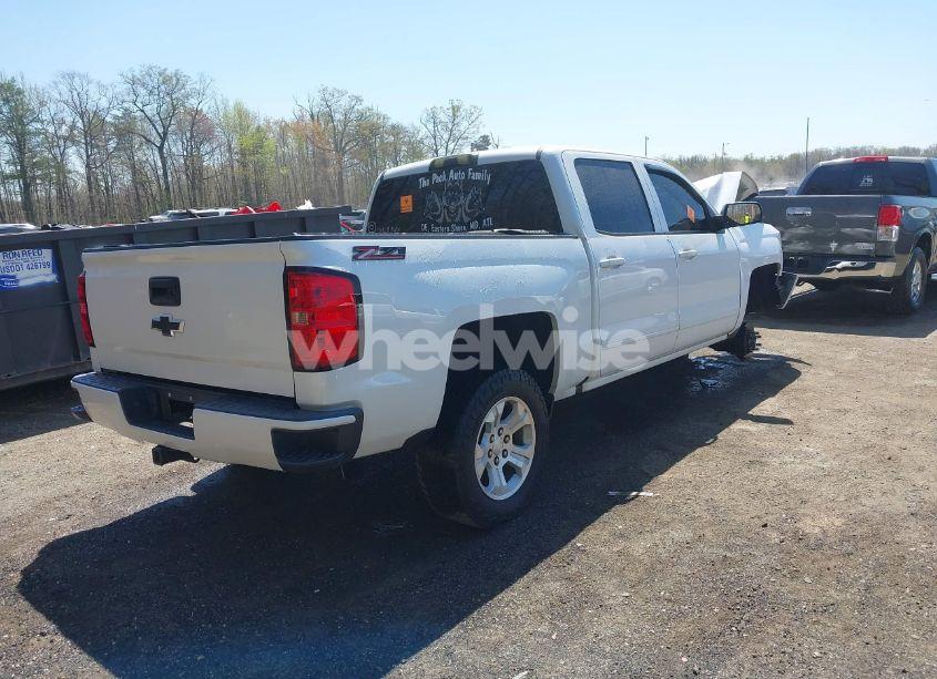 Photo 4 of 2017 Chevrolet Silverado 1500 2LT (VIN 3GCUKREC5HG499968)