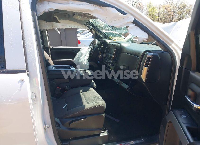 Photo 5 of 2017 Chevrolet Silverado 1500 2LT (VIN 3GCUKREC5HG499968)