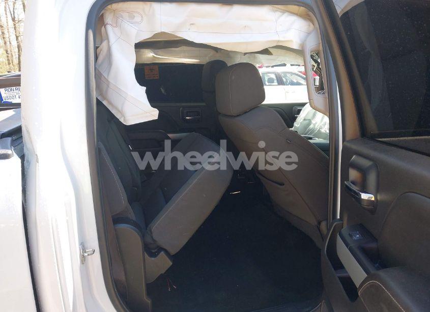 Photo 8 of 2017 Chevrolet Silverado 1500 2LT (VIN 3GCUKREC5HG499968)