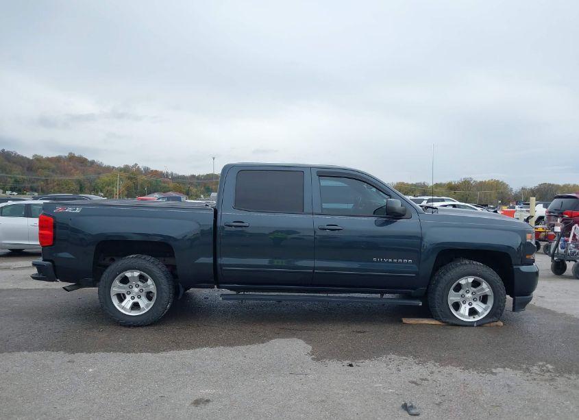 Photo 13 of 2017 Chevrolet Silverado 1500 2LT (VIN 3GCUKREC5HG518468)