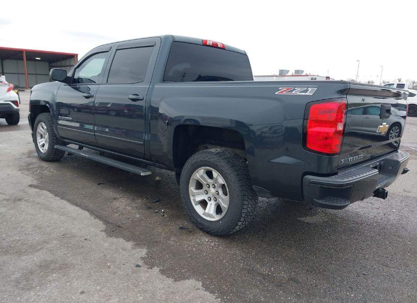 Photo 3 of 2017 Chevrolet Silverado 1500 2LT (VIN 3GCUKREC5HG518468)