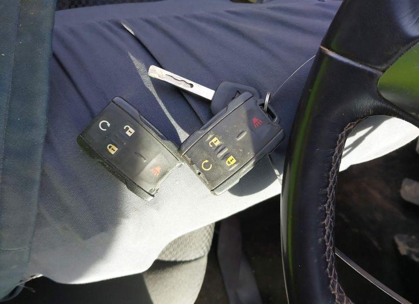 Photo 11 of 2018 Chevrolet Silverado 1500 2LT (VIN 3GCUKREC5JG114849)