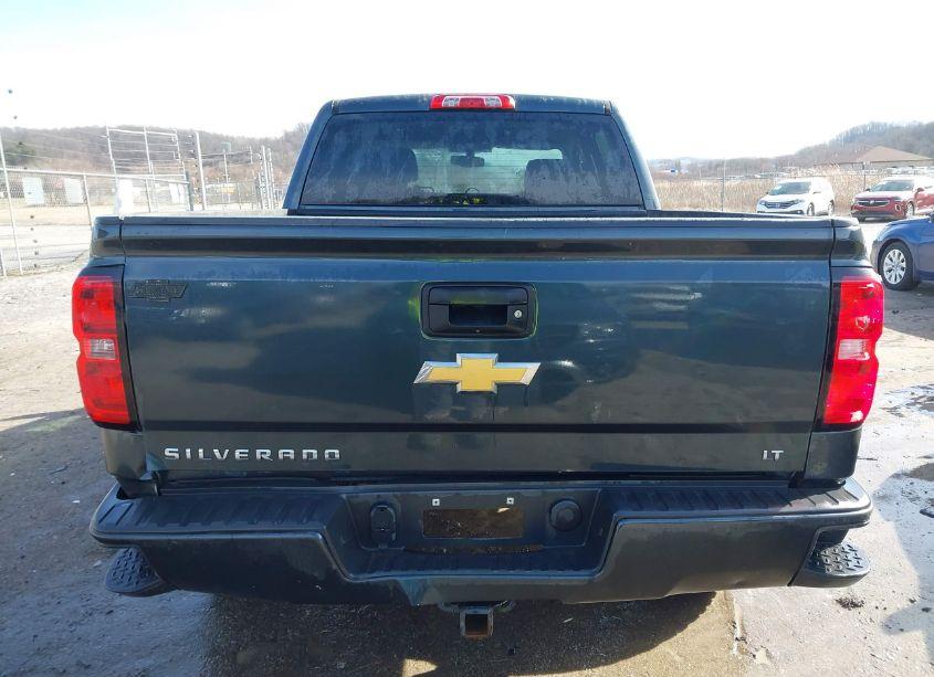 Photo 16 of 2018 Chevrolet Silverado 1500 2LT (VIN 3GCUKREC5JG114849)