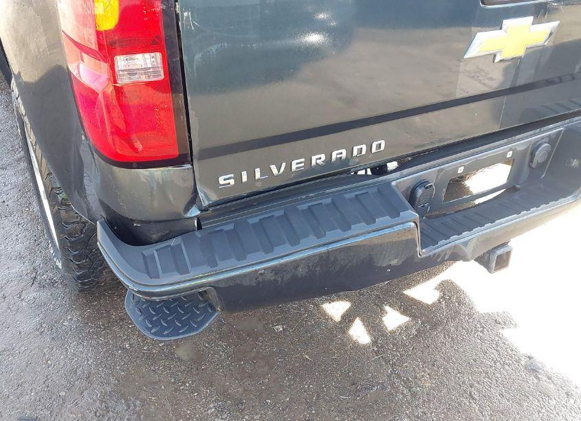 Photo 20 of 2018 Chevrolet Silverado 1500 2LT (VIN 3GCUKREC5JG114849)