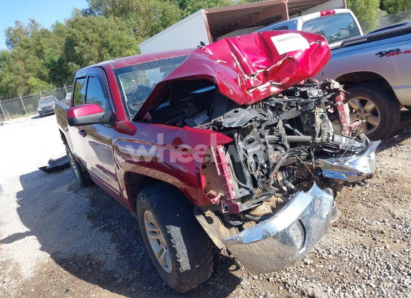 2018 Chevrolet Silverado 1500 1LT (VIN 3GCUKREC5JG142117) main photo