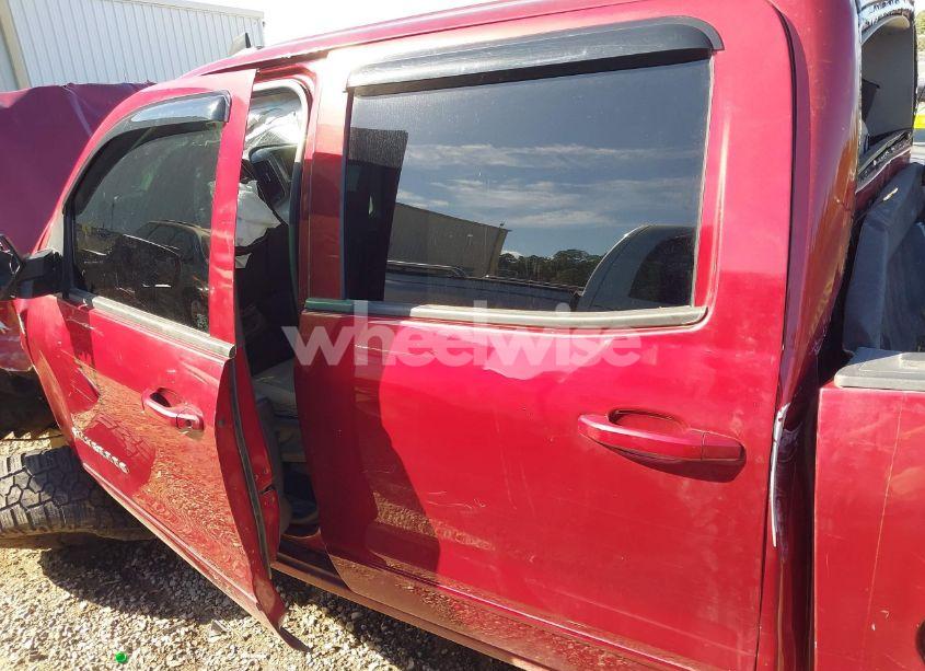 Photo 15 of 2018 Chevrolet Silverado 1500 1LT (VIN 3GCUKREC5JG142117)