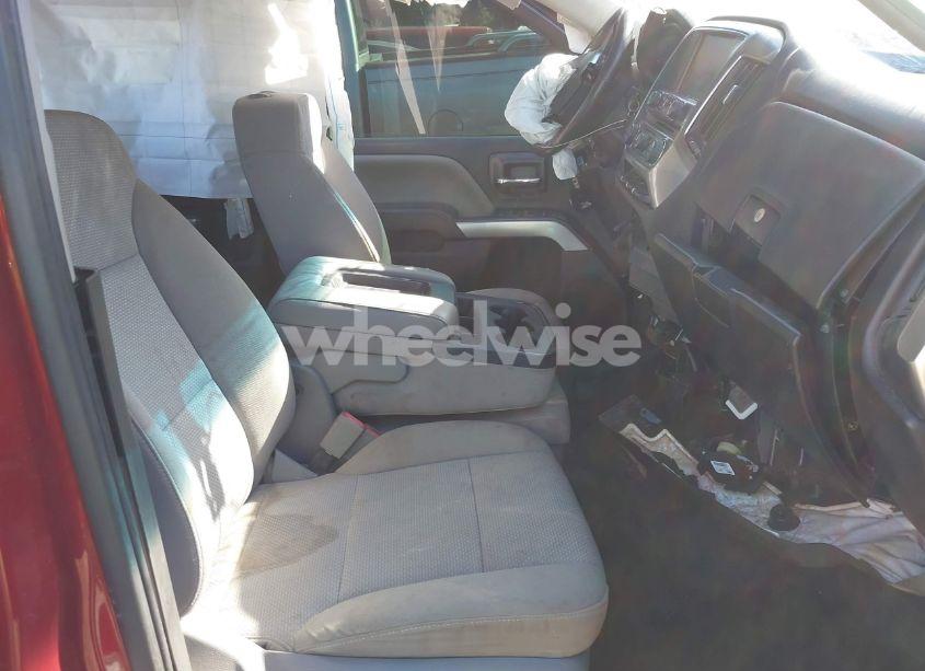 Photo 5 of 2018 Chevrolet Silverado 1500 1LT (VIN 3GCUKREC5JG142117)