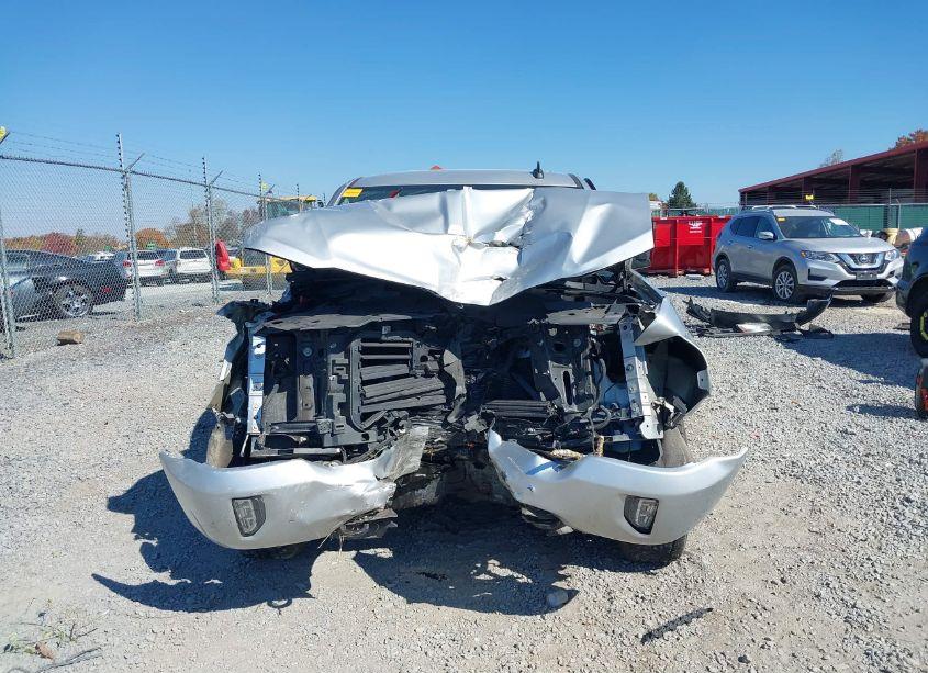 Photo 12 of 2018 Chevrolet Silverado 1500 2LT (VIN 3GCUKREC5JG223537)