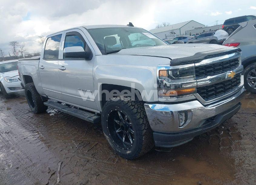 2018 Chevrolet Silverado 1500 1LT (VIN 3GCUKREC5JG385426) main photo