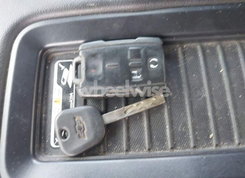 Photo 11 of 2018 Chevrolet Silverado 1500 1LT (VIN 3GCUKREC5JG385426)